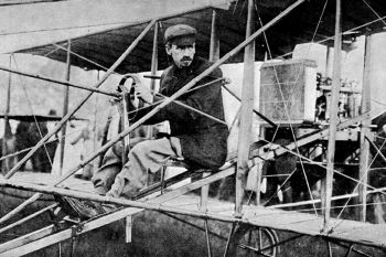 Curtiss a los mandos del Reims Racer durante la Copa Gordon-Bennett (1909)